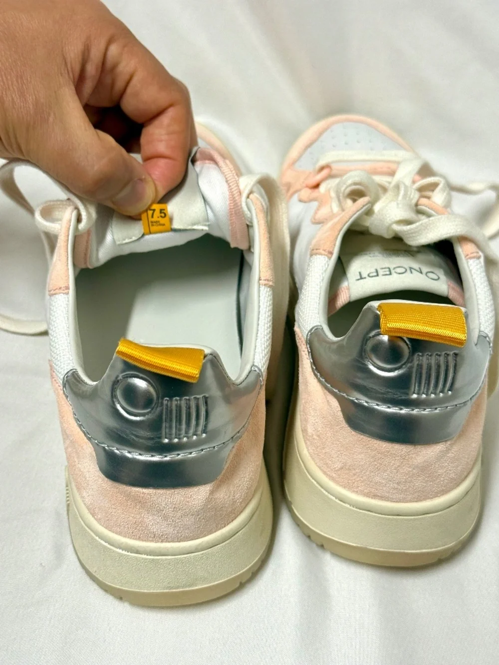 SALE! Oncept Phoenix Electric Peach Sneakers Women’s Size 7.5 New in Box